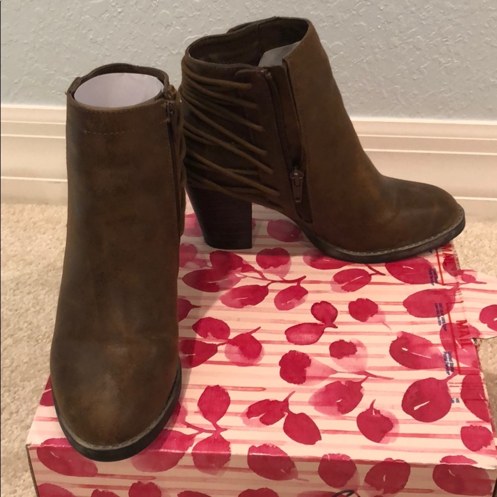 Candie’s Ankle boots